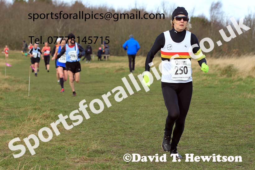 Womens and mens 35 to 65 plus, 2022 NEMAA Open Cross Country Champs., Wallsend, Tyne and Wear. Photo: David T. Hewitson/Sports for All Pics